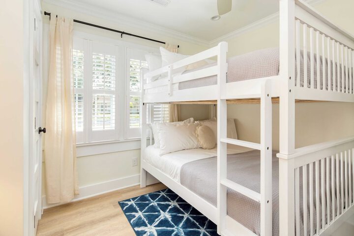 Sawyer by Avantstay Stunning Isle of Palms Home w / Pool!