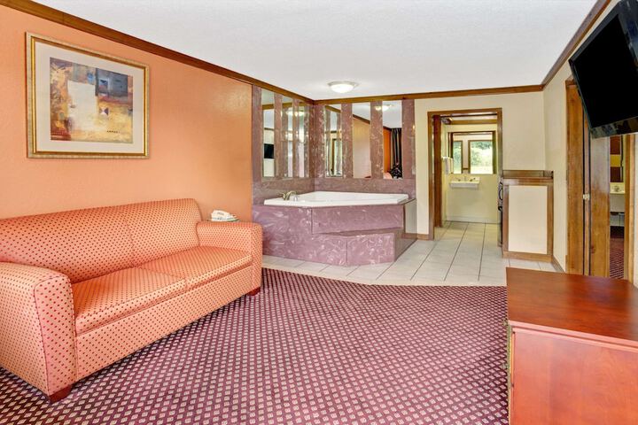 Room 6 of 15