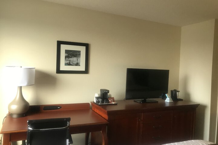 Room 8 of 42
