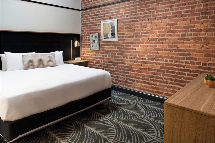 Room 33 of 55
