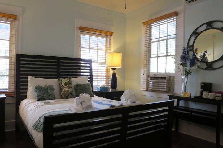 Room 27 of 47