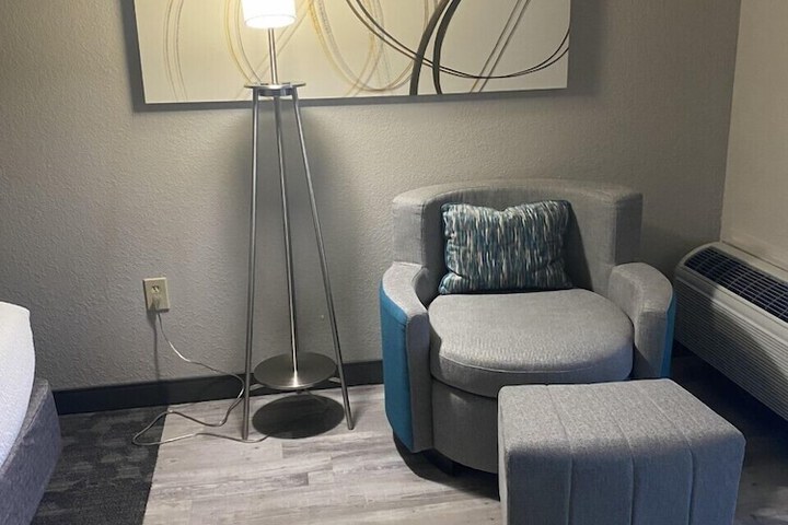 Room 35 of 48