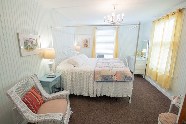 Room 42 of 162