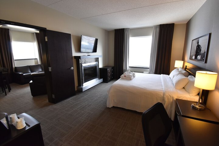 Room 15 of 33