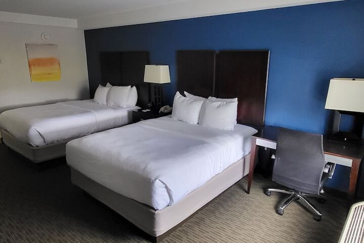 Room 40 of 72