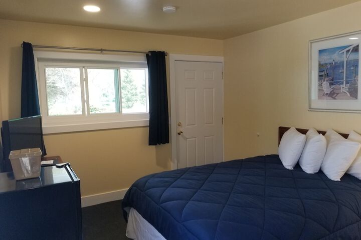 Captains Quarters Motel