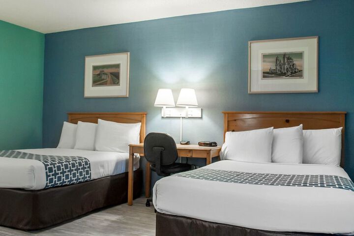 Econo Lodge South