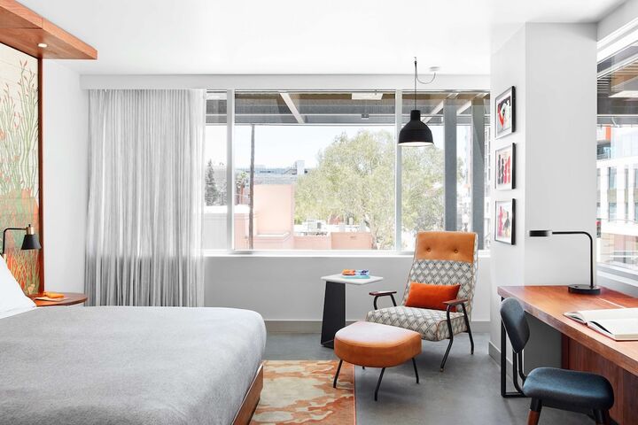 Room 22 of 48