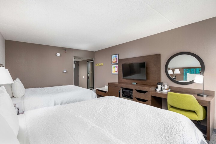 Room 18 of 28