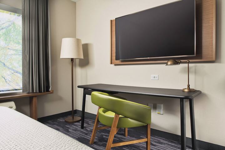Room 13 of 39
