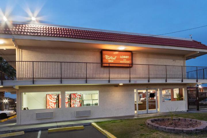 Red Roof Inn Phoenix Midtown on 4130 North Black Canyon Highway in ...