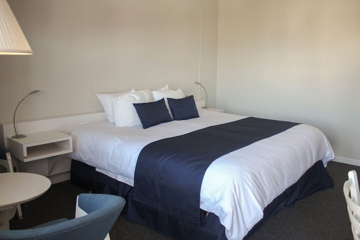 Room 52 of 75