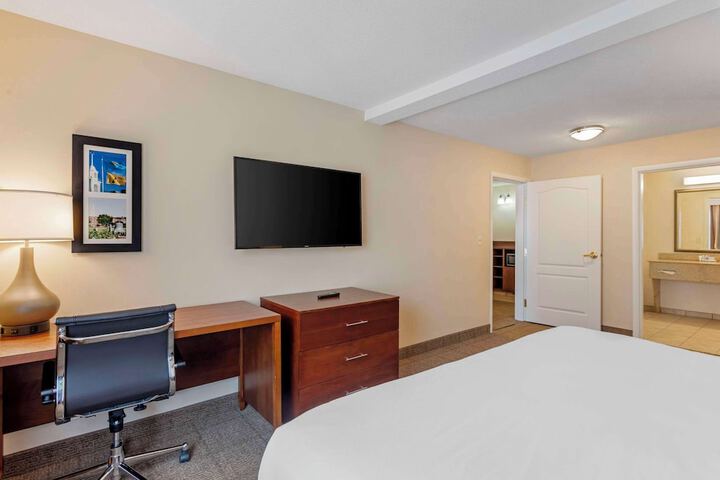 Room 16 of 40
