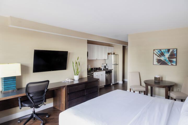 The Windsor Suites