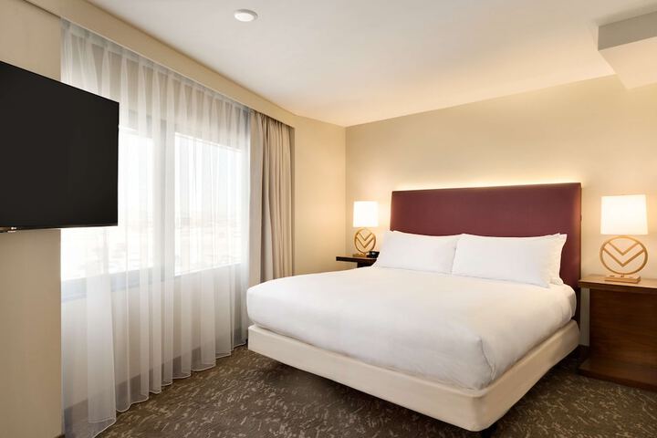 Room 35 of 79