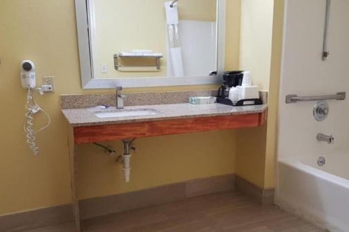 Loyalty Inn Hawkinsville