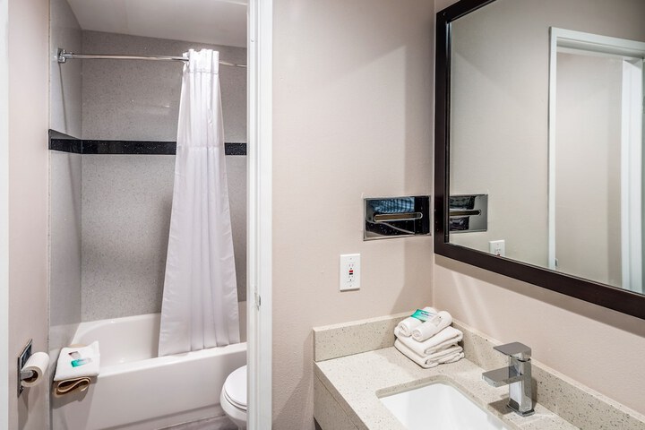 Room 12 of 21
