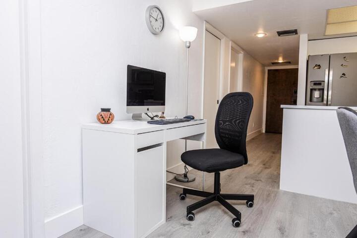 Bass & Sun Condominium 2 / 2 Bedroom