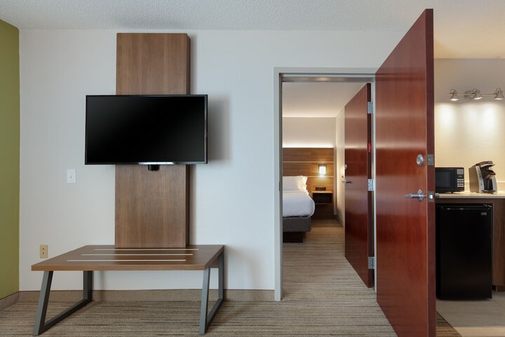 Room 44 of 64