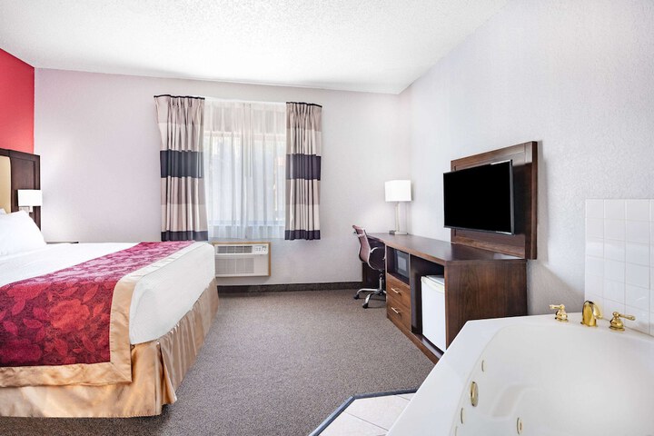 Ramada by Wyndham Keystone Near Mt. Rushmore