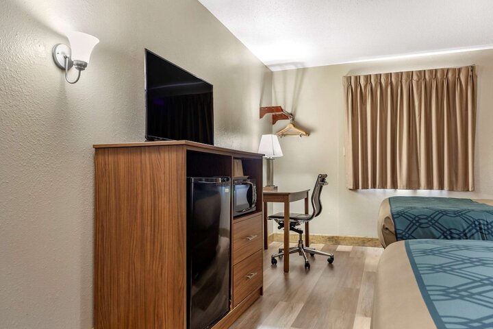 Room 22 of 32