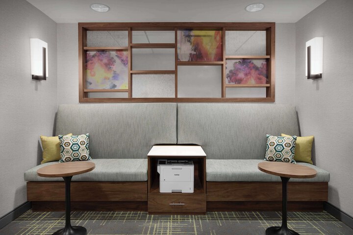 Business Center 44 of 44