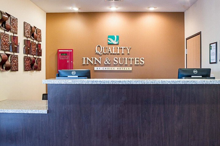 Quality Inn & Suites Minot North