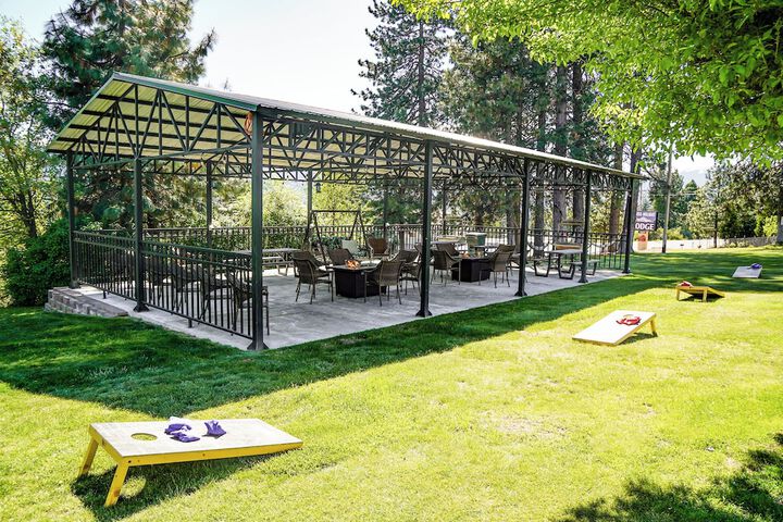 Swiss Holiday Lodge