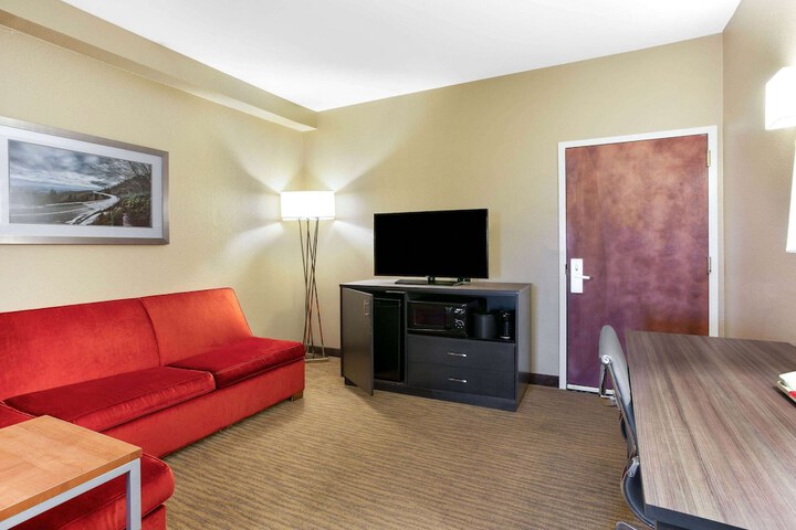 Room 16 of 37