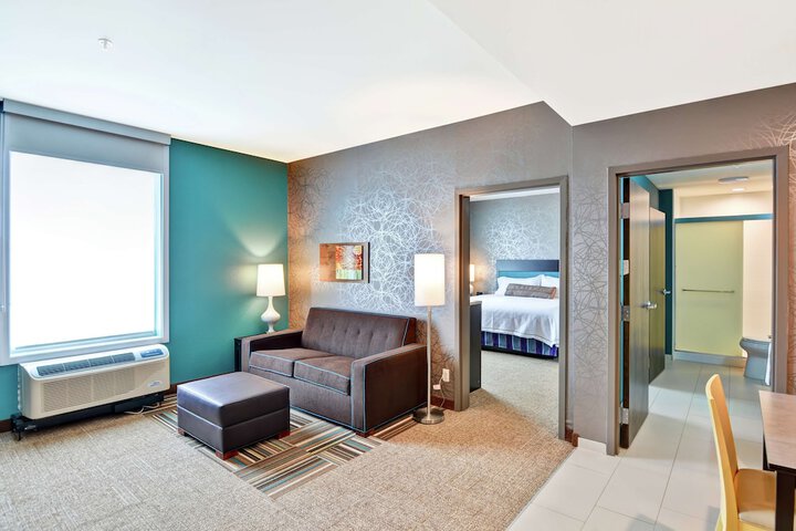 Room 5 of 10