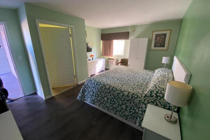 TOWN HOUSE INN ONEONTA