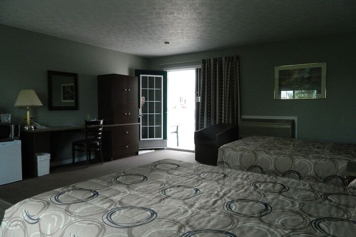 Room 11 of 40