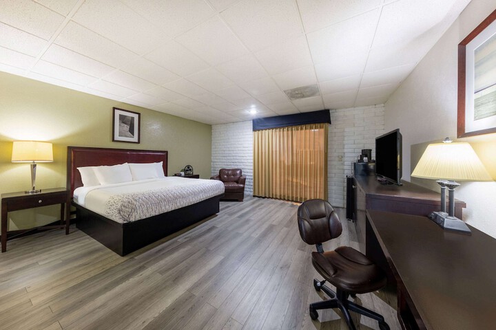Room 15 of 39