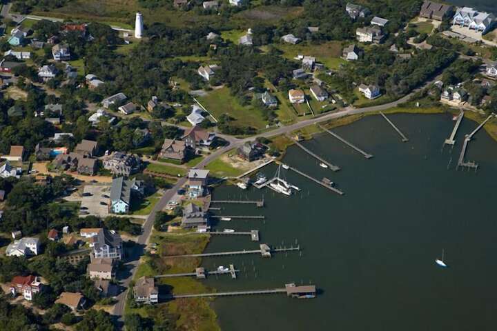 Courtyard Villas on Silver Lake Harbor