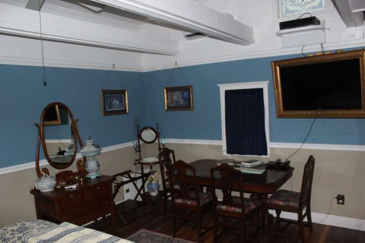 Room 32 of 54