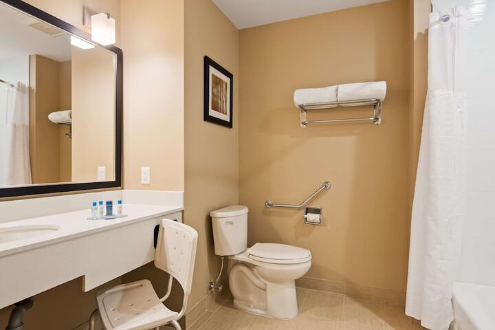 Room 10 of 39