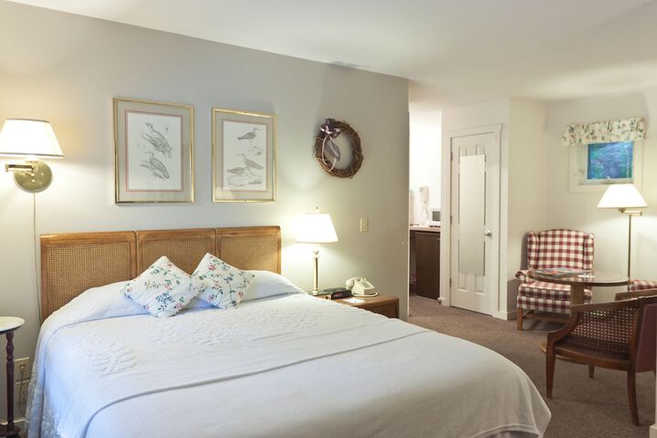 Room 33 of 120