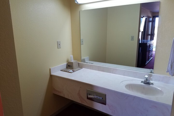 Room 8 of 8