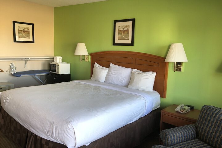 Room 11 of 26