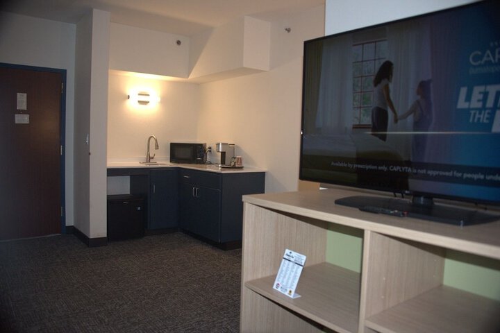 Room 19 of 34