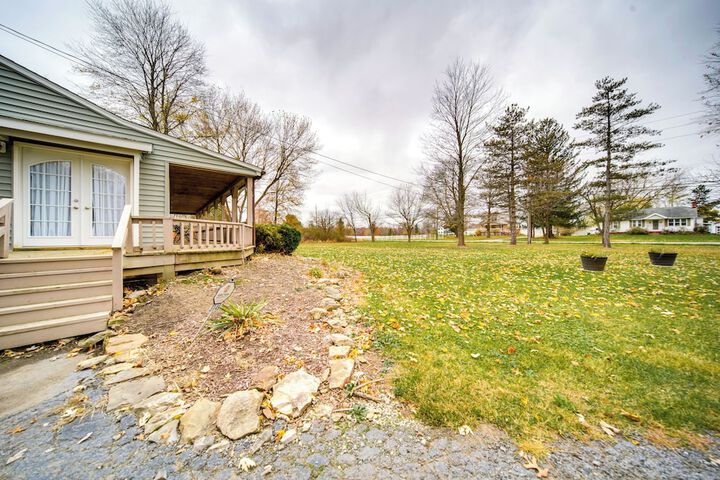 North Jackson Vacation Rental w / Wraparound Deck!