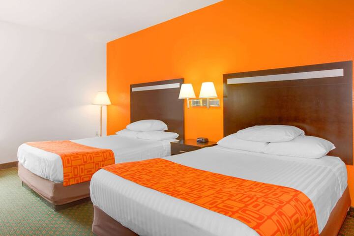 Room 15 of 16