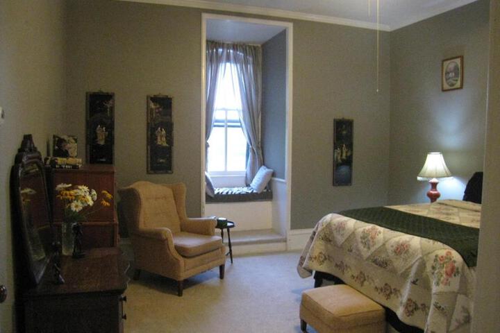 Allegheny Street Bed & Breakfast