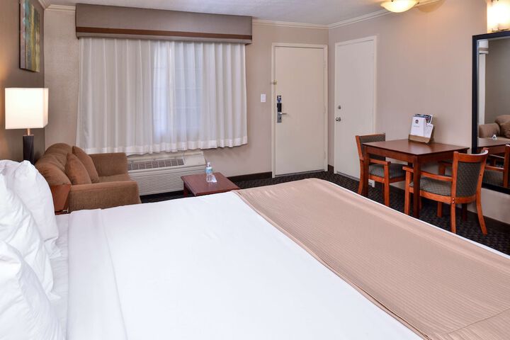 Room 8 of 41