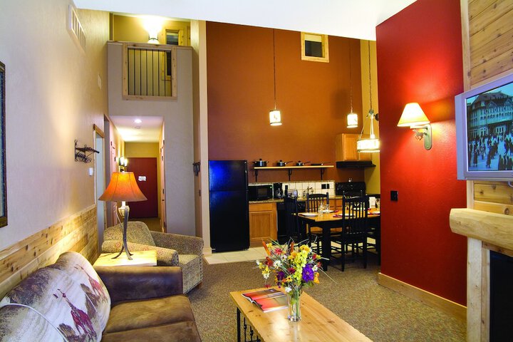 Room 40 of 85