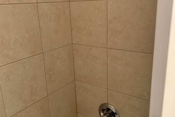 Room 9 of 38
