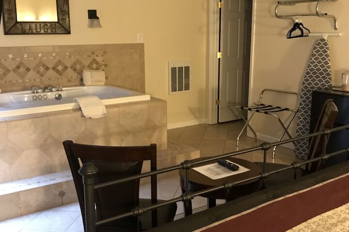 Room 8 of 8