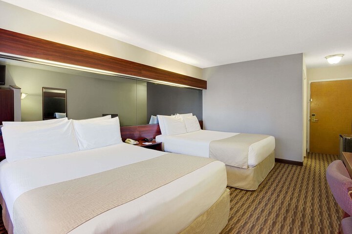 Room 10 of 20