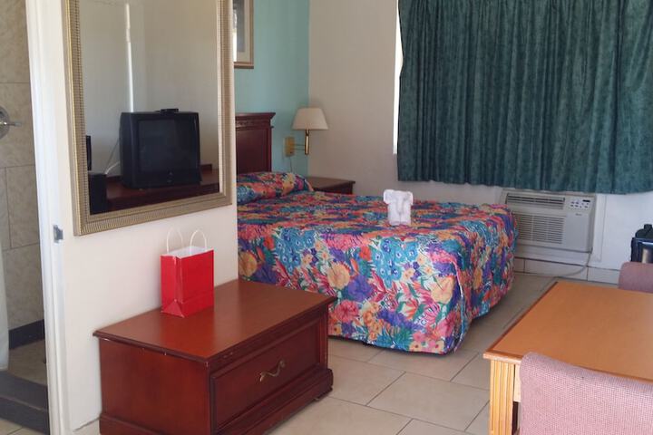 Room 3 of 8