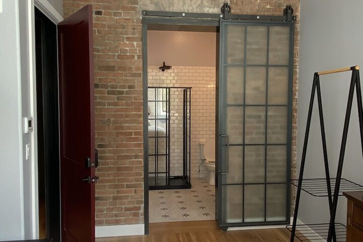 Room 8 of 12